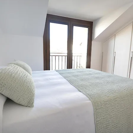 Galihost - Casa Banada Por El Mar En Illa de Arousa